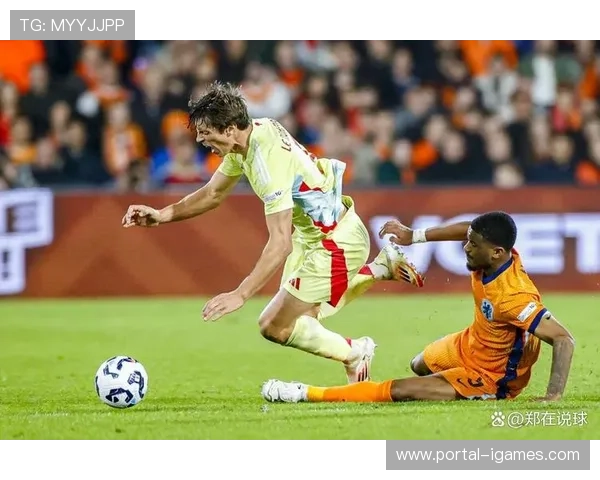 利雅得胜利门将出现离奇失误，传球直接击中对方球员头部导致丢球